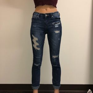 FLATTERING COMFY BLUE JEAN